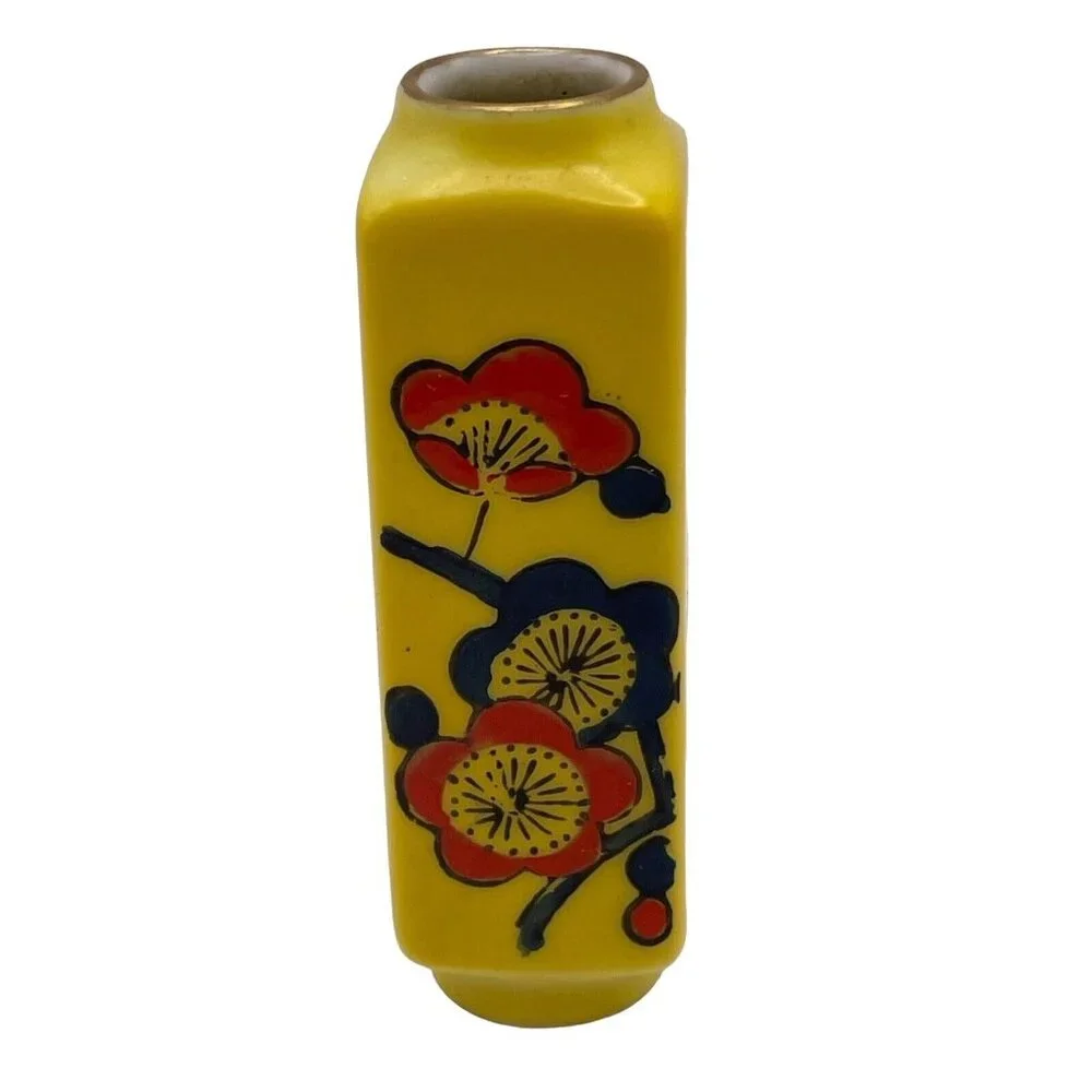 Antique Chinese Porcelain Famille Rose Miniature Vase 3